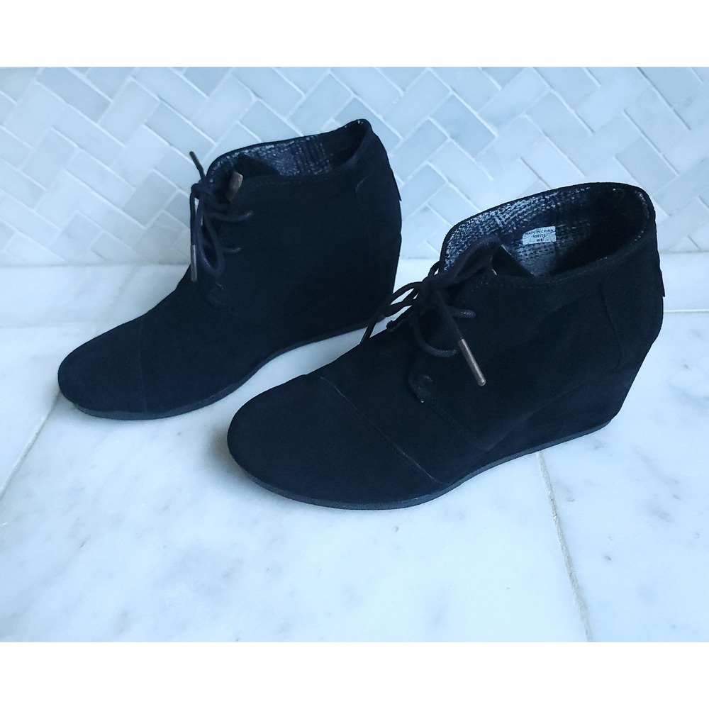 TOMS Desert Wedge Booties Womens 8 Black Suede Lace Up Ankle Boots Shoes 300514